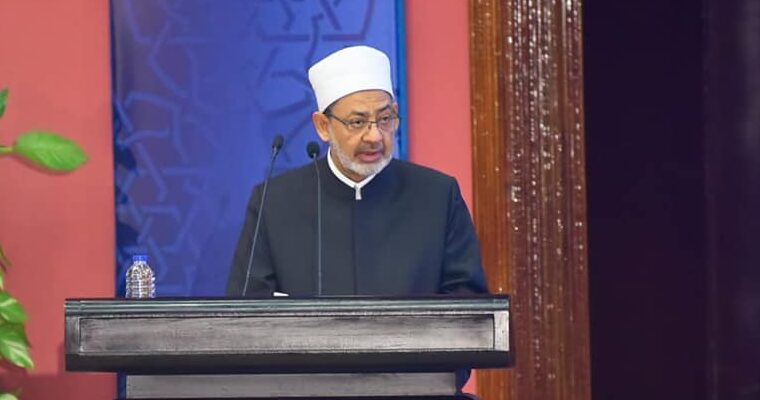 تحرك عاجل للنيابة العامة بسبب الإساءة لشيخ الأزهر