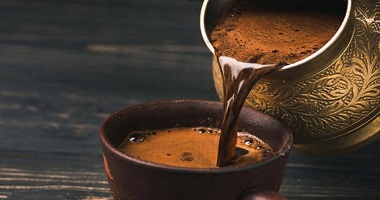 القهوة بالحليب.. هل هي خيار صحي لروتينك الصباحي؟ (دراسة توضح)