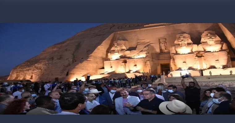 ظاهرة تعامد الشمس على وجه رمسيس الثانى بابوسمبل- أسوان