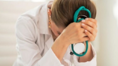 كيفية التعامل مع الزوج أو الزوجة النرجسية؟.. أستاذ طب نفسي تجيب