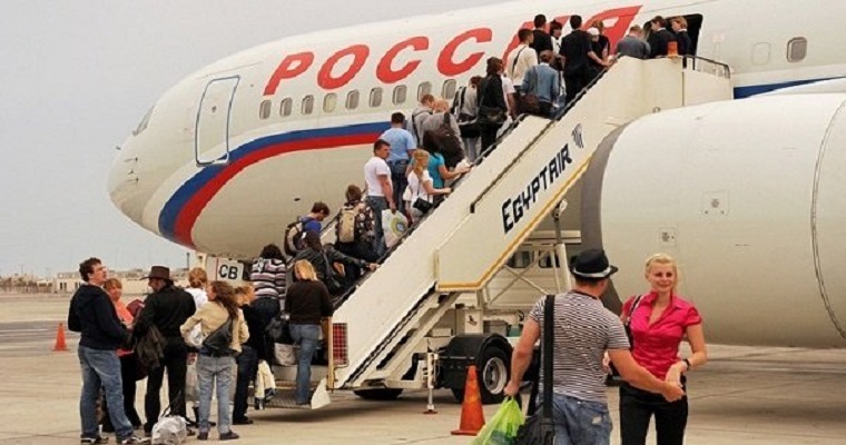 إنذار السياح الروس بشأن صعوبات أثناء رحلات مصر بسب الكريدت كارد