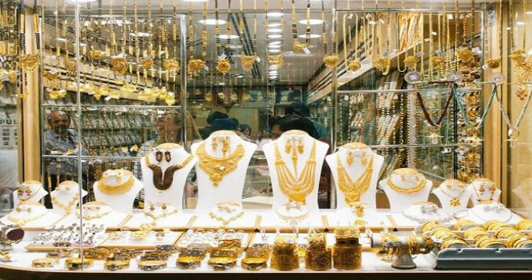 ذهب ولا عقارات ولا شهادات ولا بورصة؟ خبراء يحددون الأفضل